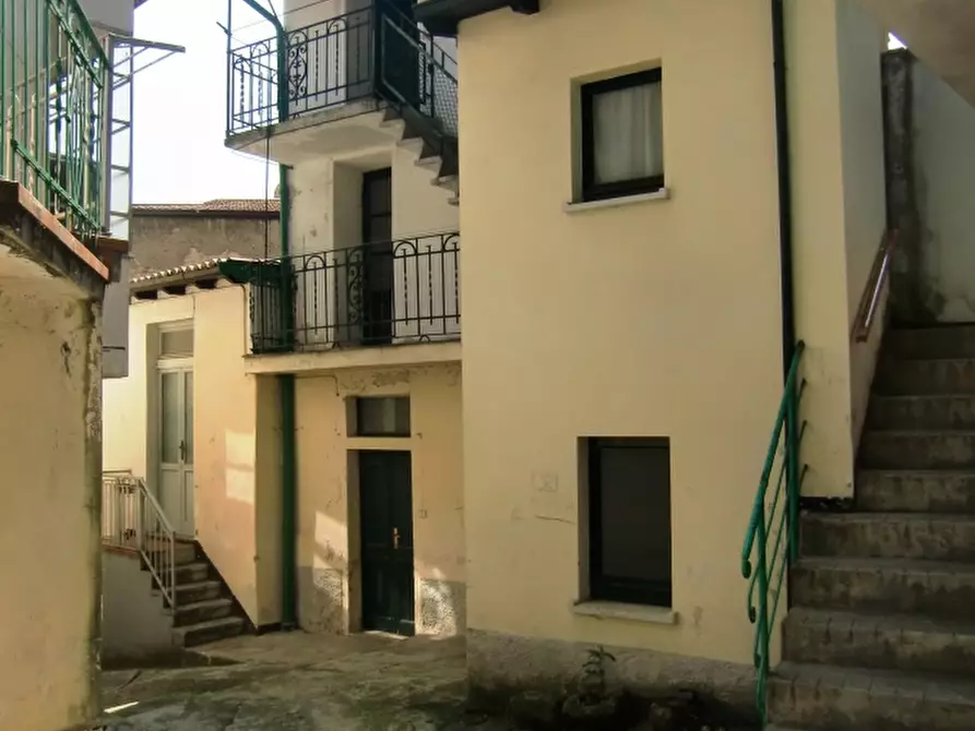 Immagine 9 di Casa indipendente in vendita  4 a Valbrona