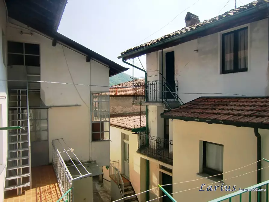 Immagine 2 di Casa indipendente in vendita  4 a Valbrona