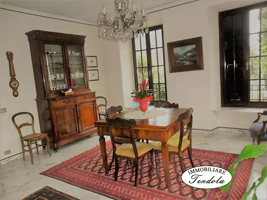 Immagine 9 di Villa in vendita  a Carrara