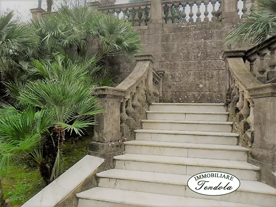 Immagine 6 di Villa in vendita  a Carrara