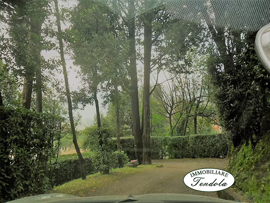 Immagine 7 di Villa in vendita  a Carrara