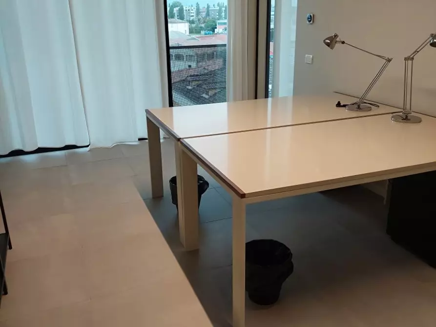 Immagine 9 di Ufficio in affitto  a Parma