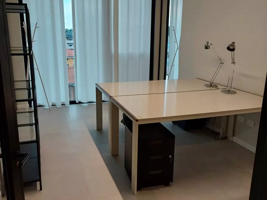 Immagine 7 di Ufficio in affitto  a Parma