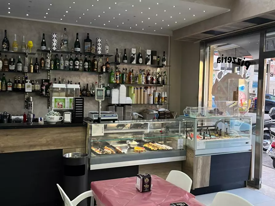 Immagine 2 di Negozio in affitto  a Palermo