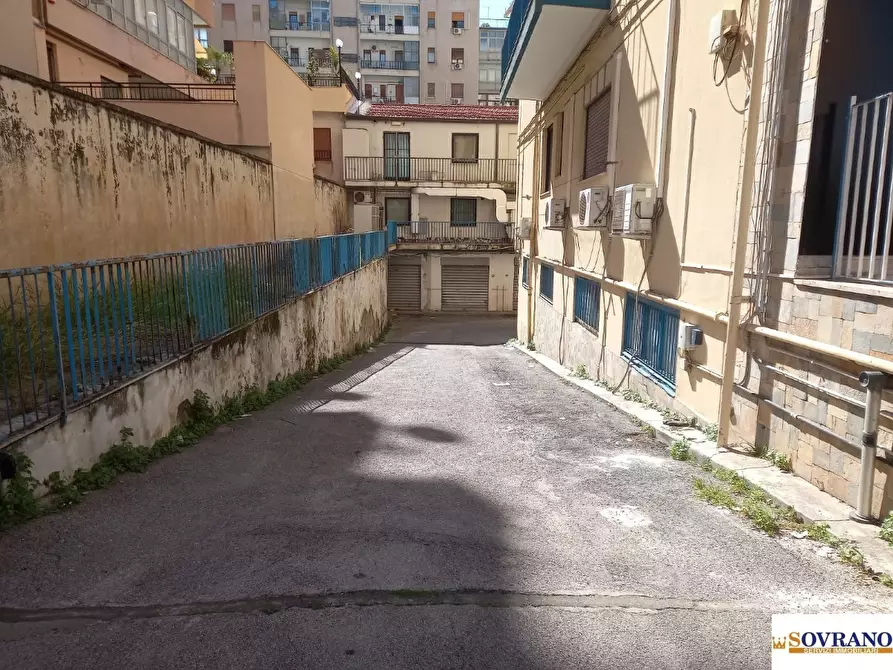 Immagine 7 di Negozio in vendita  a Palermo