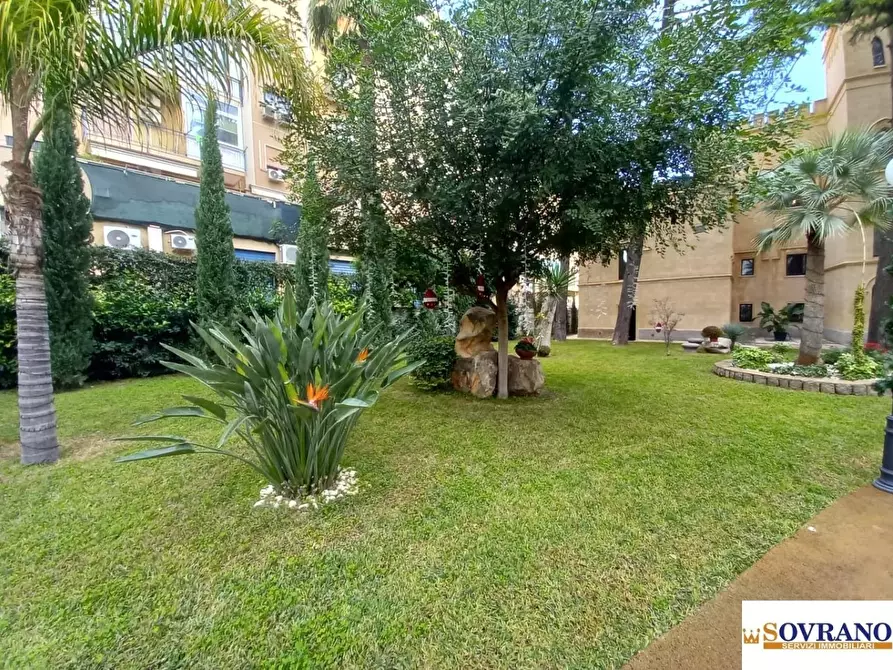 Immagine 3 di Villa in affitto  113 a Palermo