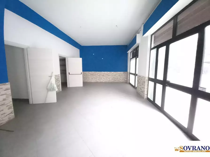 Immagine 5 di Negozio in vendita  169-171-173 a Capaci