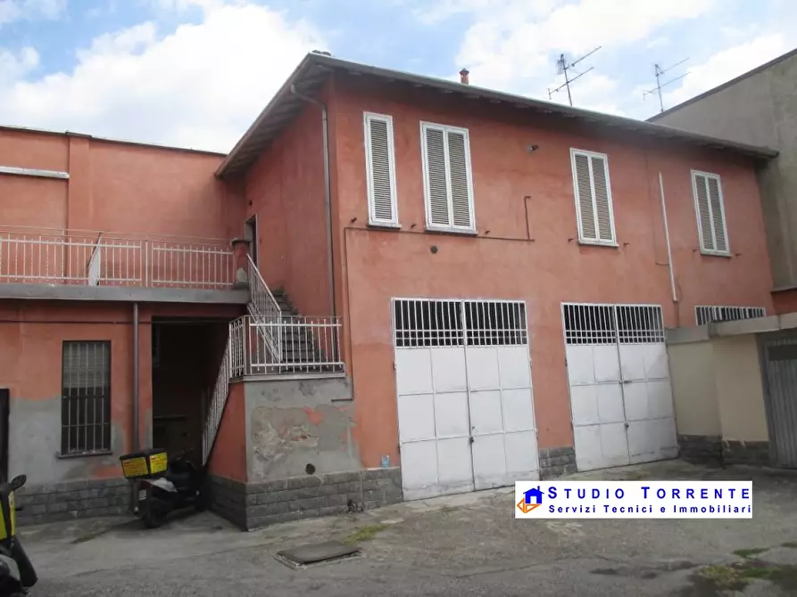 Immagine 2 di Palazzo in vendita  142 a Cormano