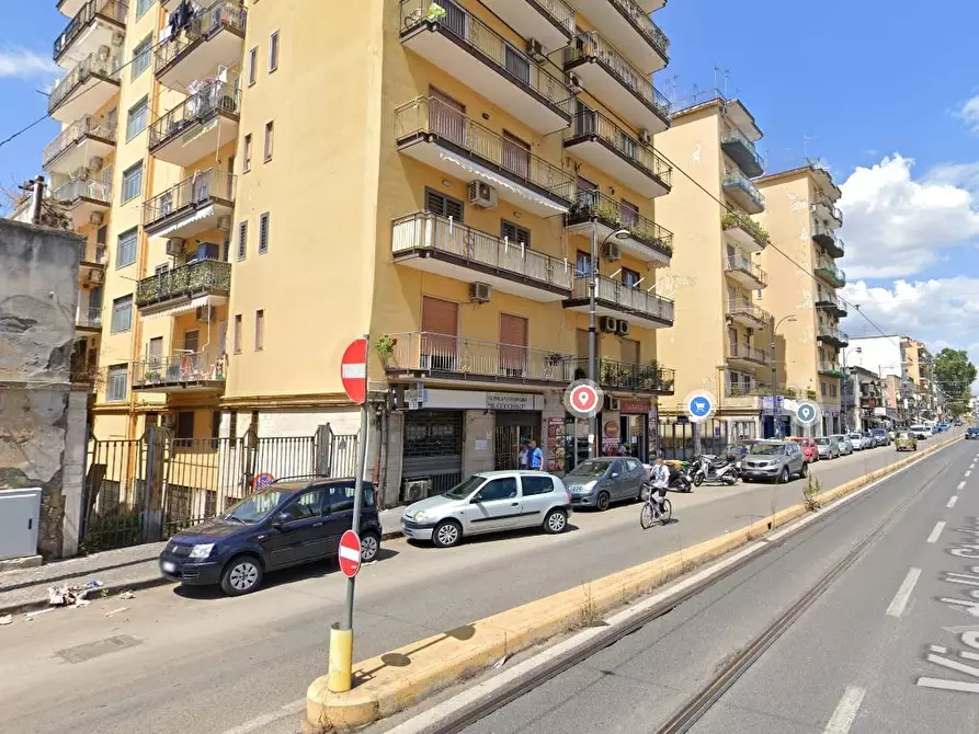 Immagine 2 di Magazzino in vendita  30 a Napoli