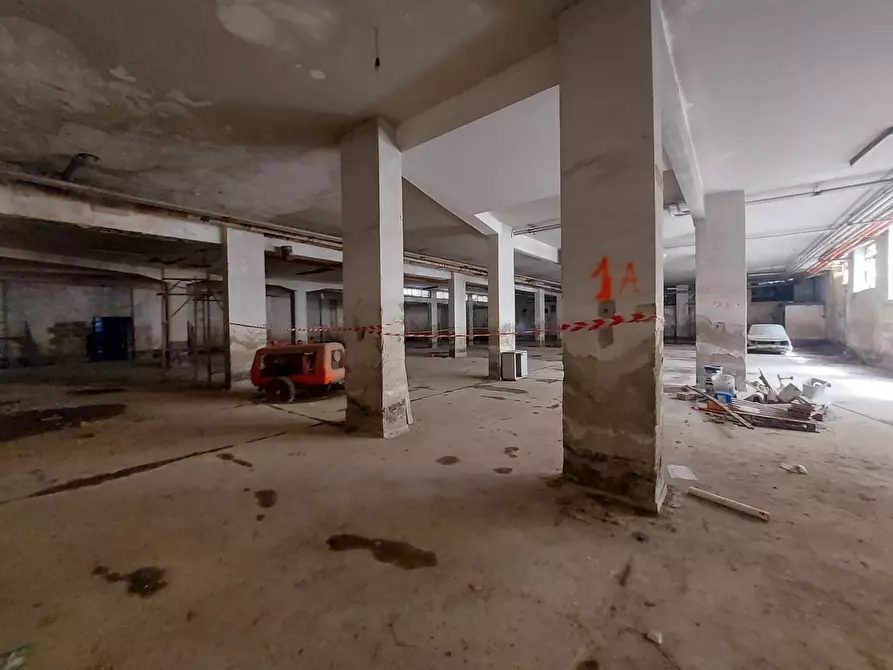 Immagine 6 di Magazzino in vendita  30 a Napoli
