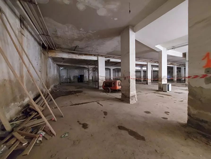 Immagine 7 di Magazzino in vendita  30 a Napoli