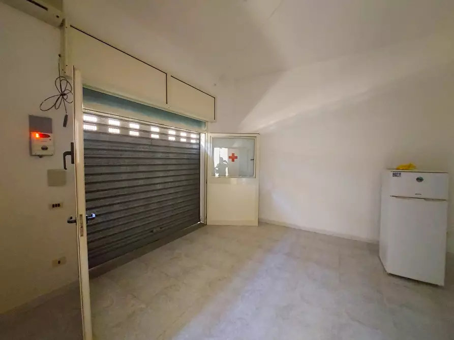 Immagine 7 di Negozio in vendita  185 a Casalnuovo Di Napoli