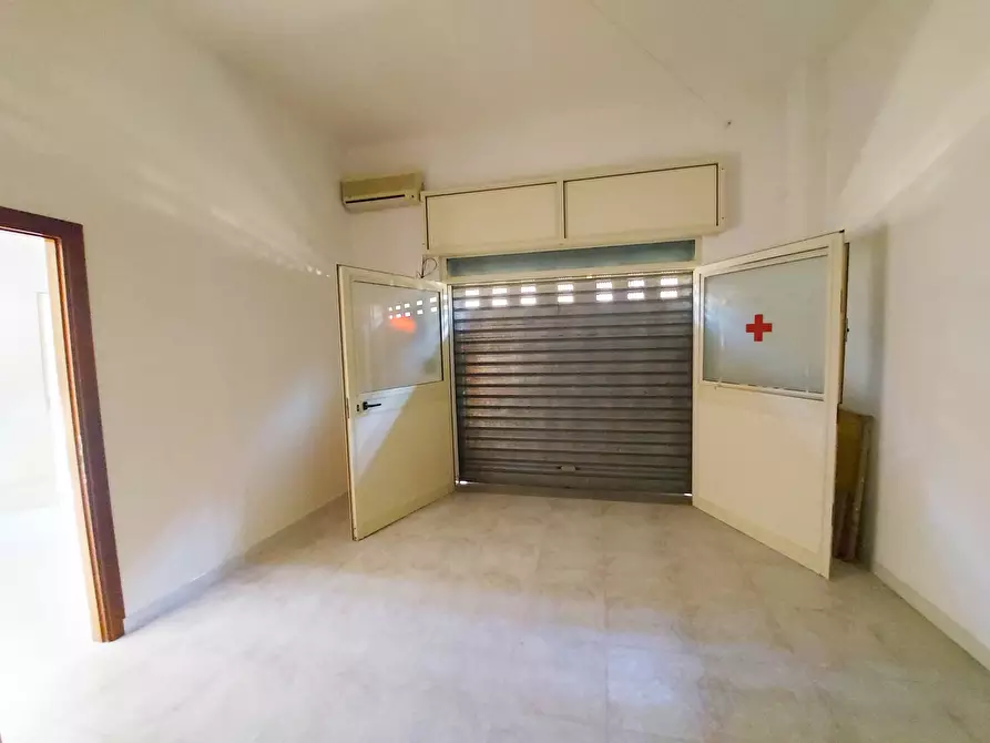 Immagine 8 di Negozio in vendita  185 a Casalnuovo Di Napoli