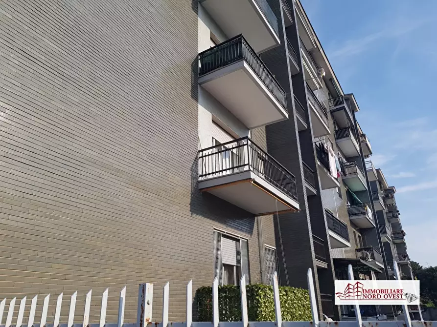 Immagine 6 di Garage in vendita  80 a Magenta