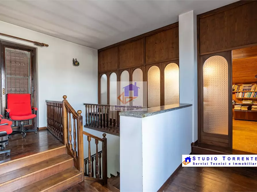 Immagine 10 di Villa in vendita  a Como