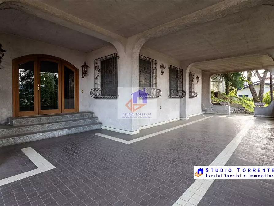 Immagine 8 di Villa in vendita  a Como