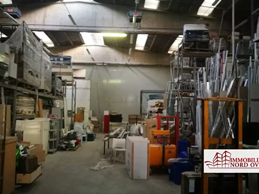 Immagine 3 di Capannone industriale in vendita  a Settimo Milanese