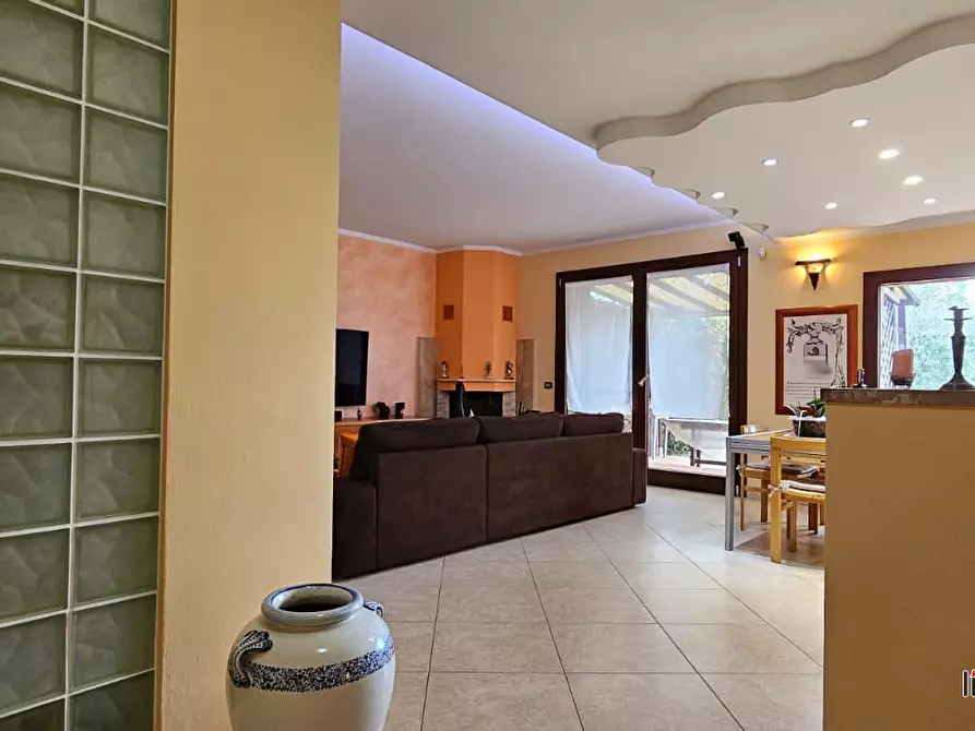 Immagine 5 di Villa in vendita  a Colle Di Val D'elsa