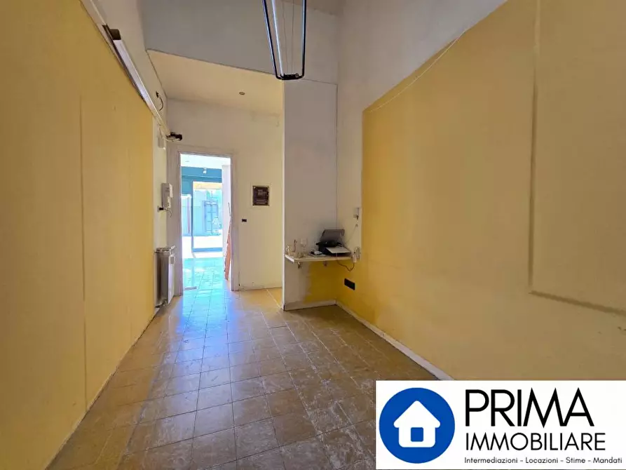 Immagine 7 di Negozio in vendita  a Terni