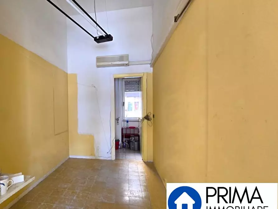 Immagine 8 di Negozio in vendita  a Terni