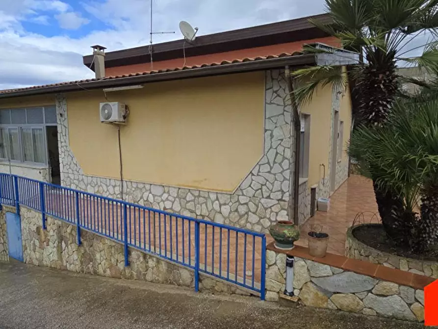 Immagine 2 di Villa in vendita  a Alcamo
