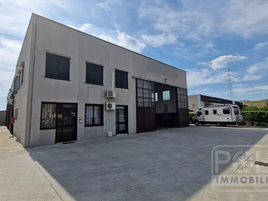 Immagine 4 di Capannone industriale in vendita  a Bussolengo