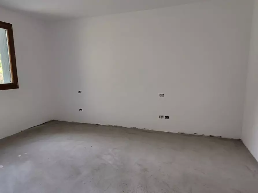 Immagine 5 di Appartamento in vendita  2/A a Verona