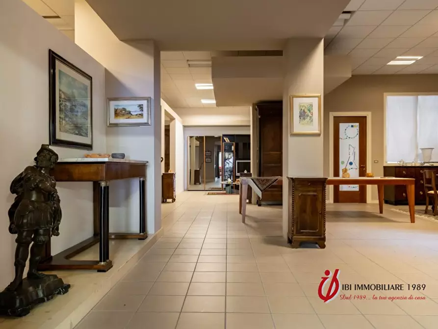 Immagine 10 di Attività artigianale in vendita  a Verona