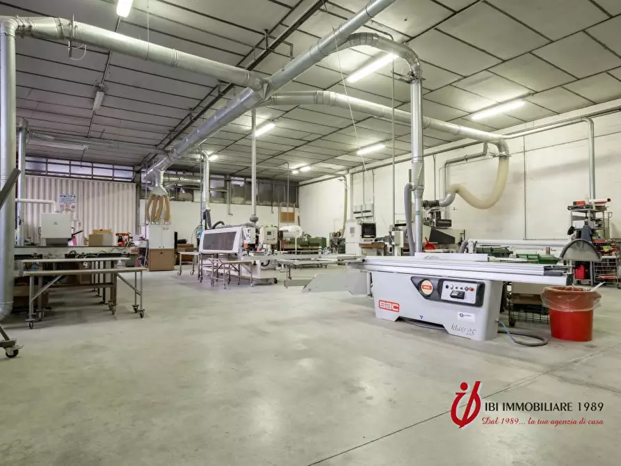 Immagine 4 di Attività artigianale in vendita  a Verona