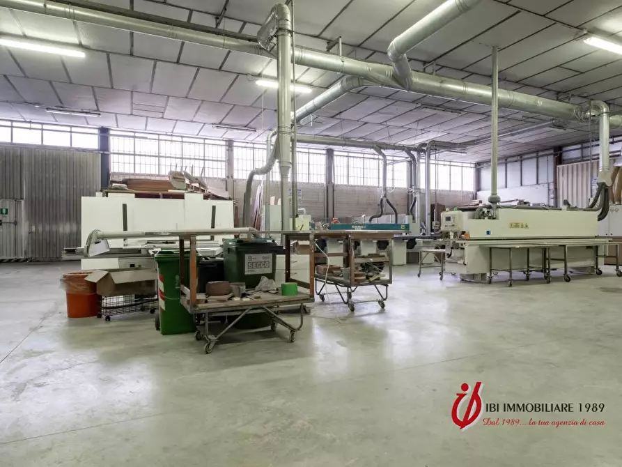 Immagine 5 di Attività artigianale in vendita  a Verona