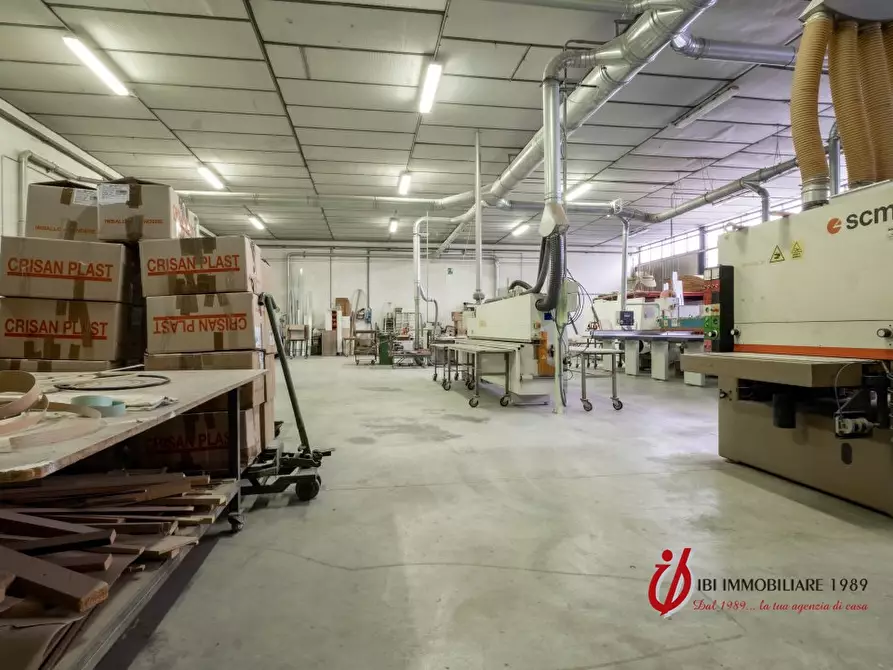 Immagine 6 di Attività artigianale in vendita  a Verona