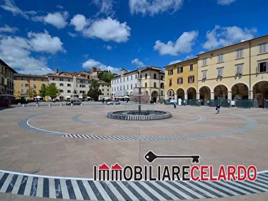 Immagine 1 di Capannone industriale in vendita  a Colle Di Val D'elsa