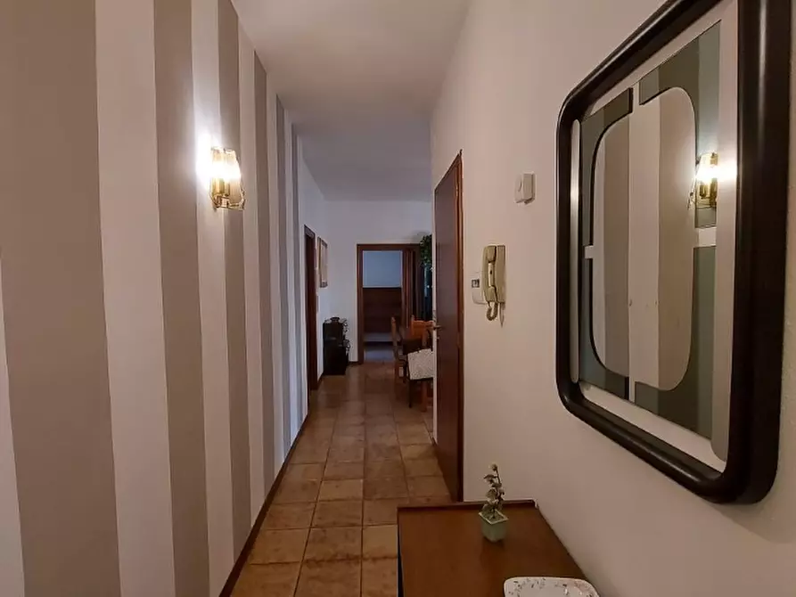 Immagine 7 di Appartamento in vendita  a San Gimignano