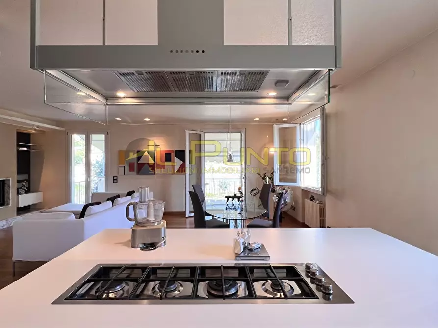 Immagine 4 di Villa in vendita  287 a San Remo