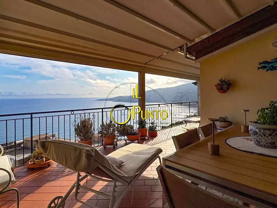 Immagine 1 di Attico in vendita  66 a Ospedaletti