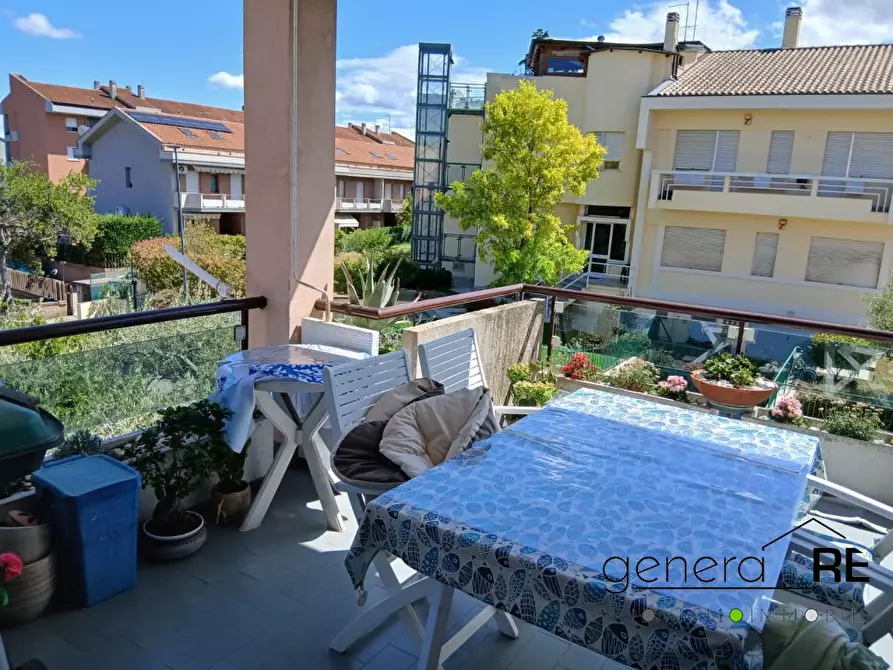 Immagine 10 di Casa semindipendente in vendita  a Pescara