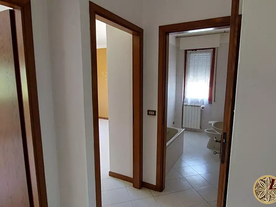 Immagine 9 di Appartamento in vendita  54 a Villafranca In Lunigiana