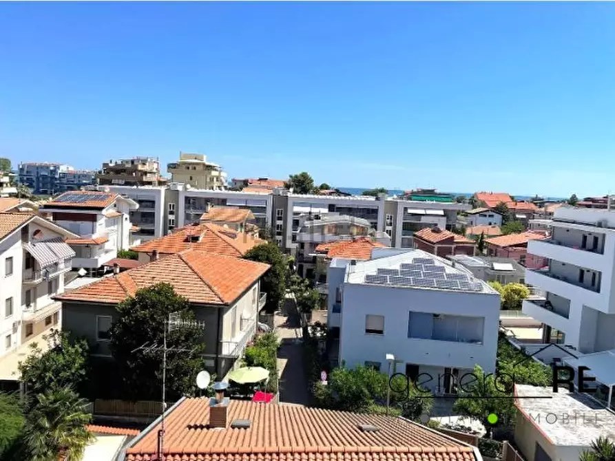 Immagine 3 di Appartamento in vendita  a Pescara