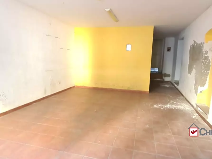Immagine 2 di Negozio in vendita  a Messina
