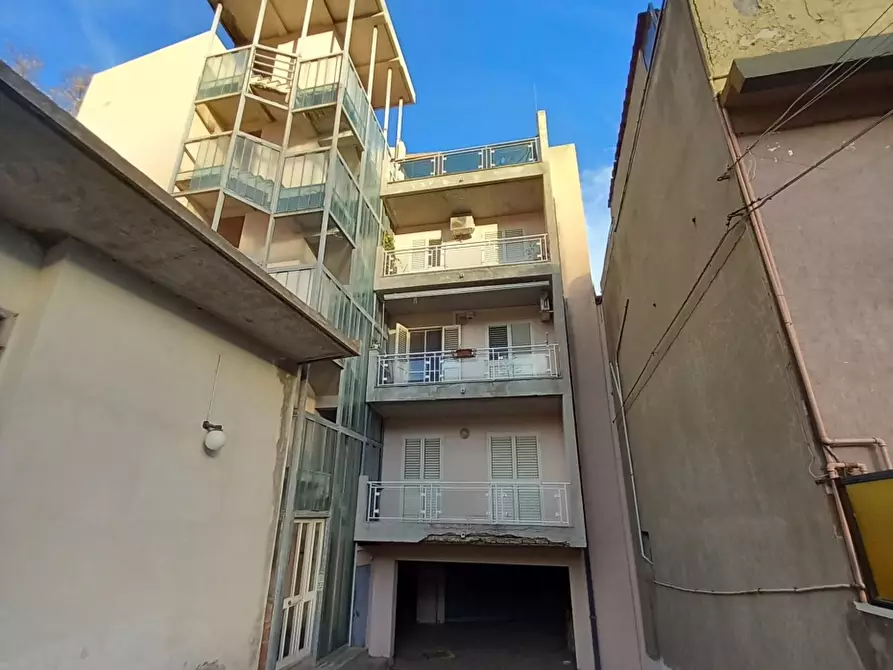 Immagine 2 di Magazzino in affitto  38 a Messina