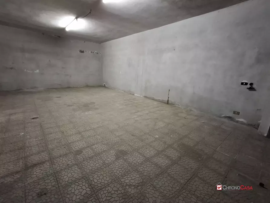 Immagine 10 di Magazzino in affitto  38 a Messina