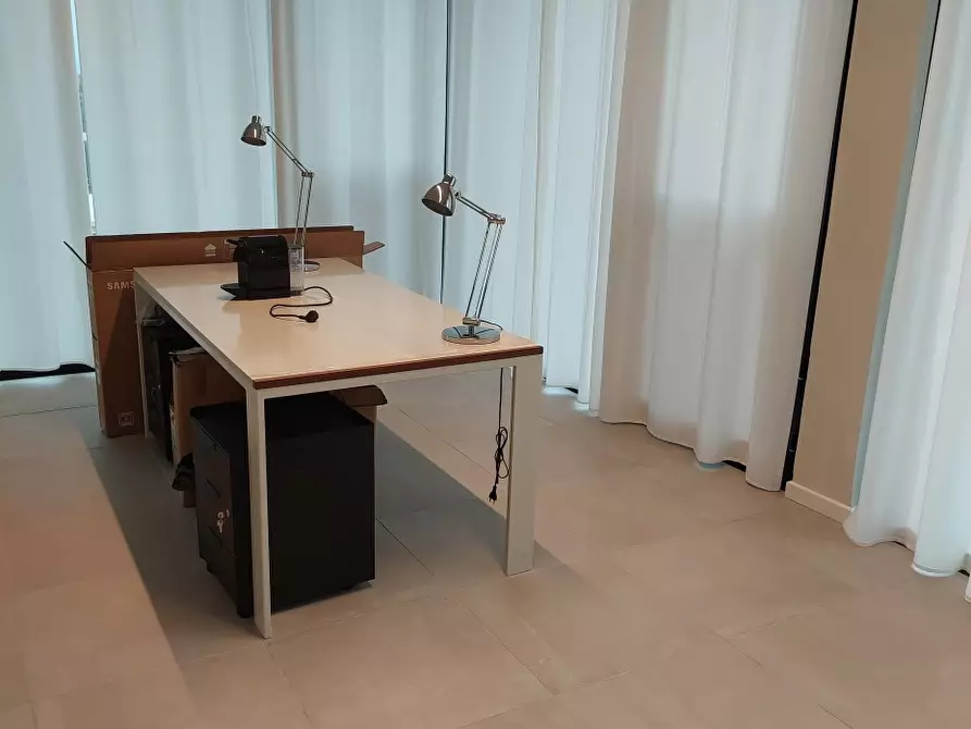 Immagine 2 di Ufficio in affitto  a Parma