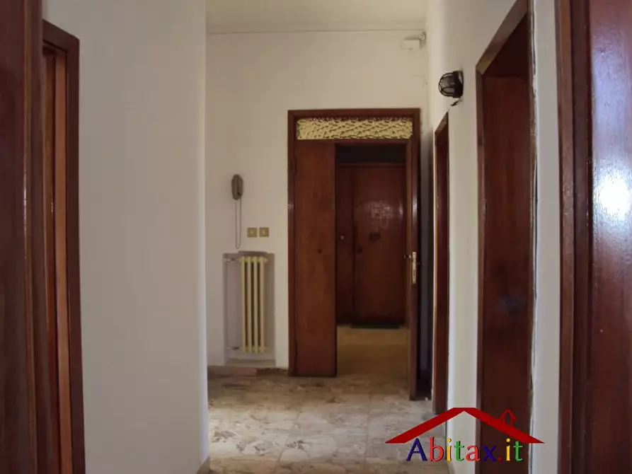 Immagine 8 di Appartamento in vendita  183 a Arezzo