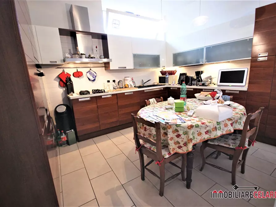 Immagine 6 di Appartamento in vendita  a San Gimignano