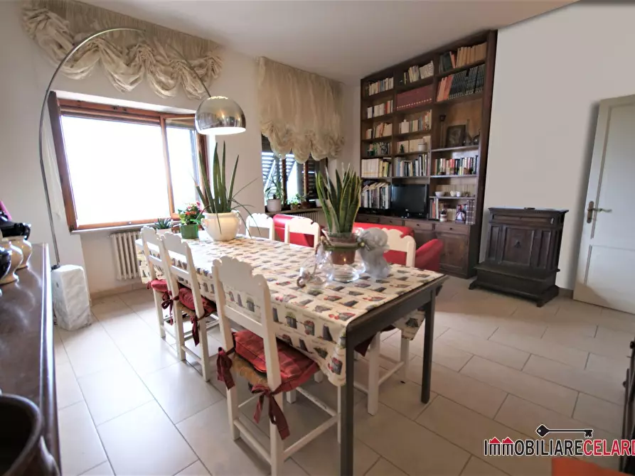 Immagine 7 di Appartamento in vendita  a San Gimignano