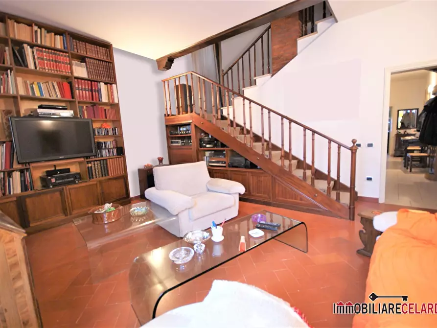 Immagine 8 di Appartamento in vendita  a San Gimignano