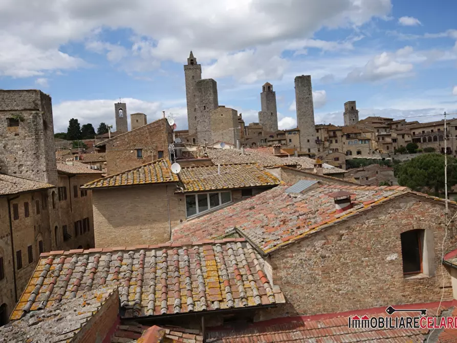 Immagine 2 di Appartamento in vendita  a San Gimignano