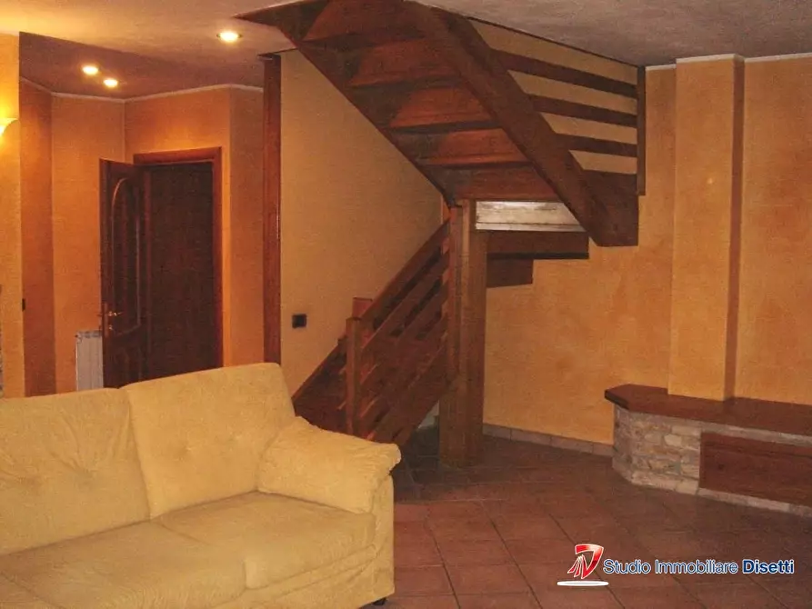 Immagine 5 di Casa semindipendente in vendita  a Losine