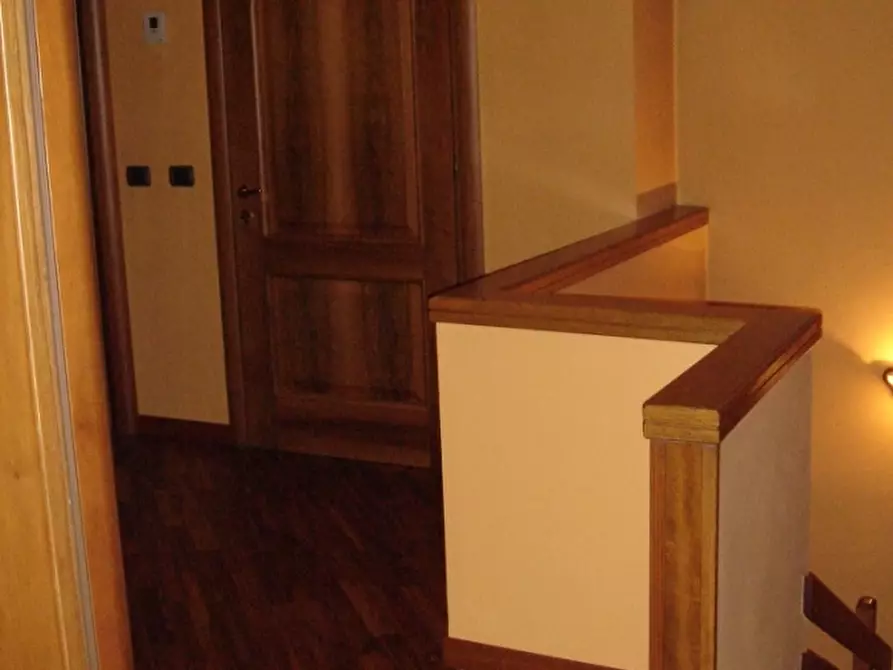 Immagine 9 di Casa semindipendente in vendita  a Losine