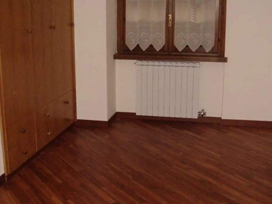 Immagine 10 di Casa semindipendente in vendita  a Losine